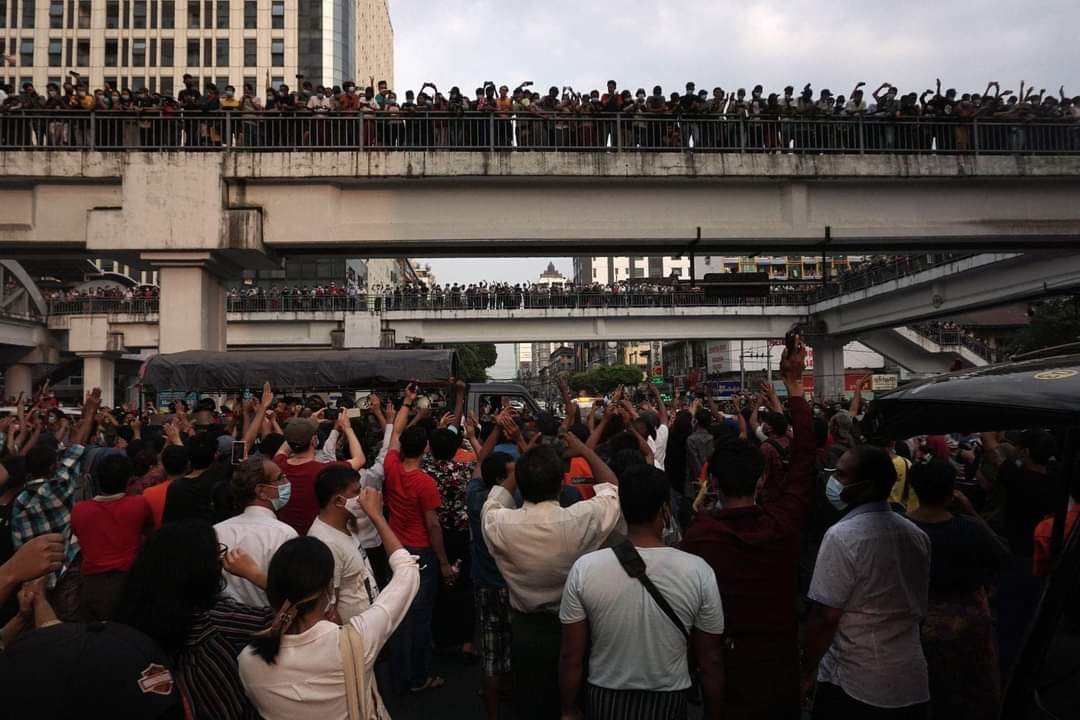 CloudsEi's tweet photo. What Happened In Myanmar when the cut internet ! 
We Loud our voice to the World know that we never accept military coup !!!!

#SaveMyanmar 
#HearTheVoiceOfMyanmar
#FightForDemocracy https://t.co/wIHV967q1F