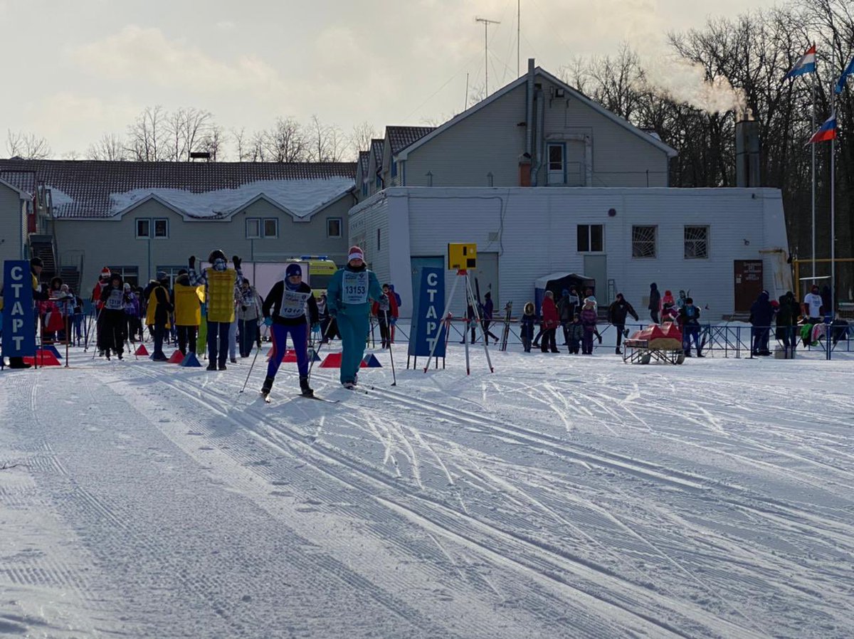 Сегодня на базе <a href="/lb_chaika163/">ГАУ СО УСЦ Чайка</a> <a href="/minsport63/">МинСпорт СО</a> состоялись лыжные гонки в рамках XVIII межотраслевой спартакиады Федерации профсоюзов СО. Более 600 человек приняли участие в соревновании! Участников приветствовал <a href="/DG_Kolesnikov/">Дмитрий Колесников</a>   Благодарим <a href="/lb_chaika163/">ГАУ СО УСЦ Чайка</a> #спортнормажизни