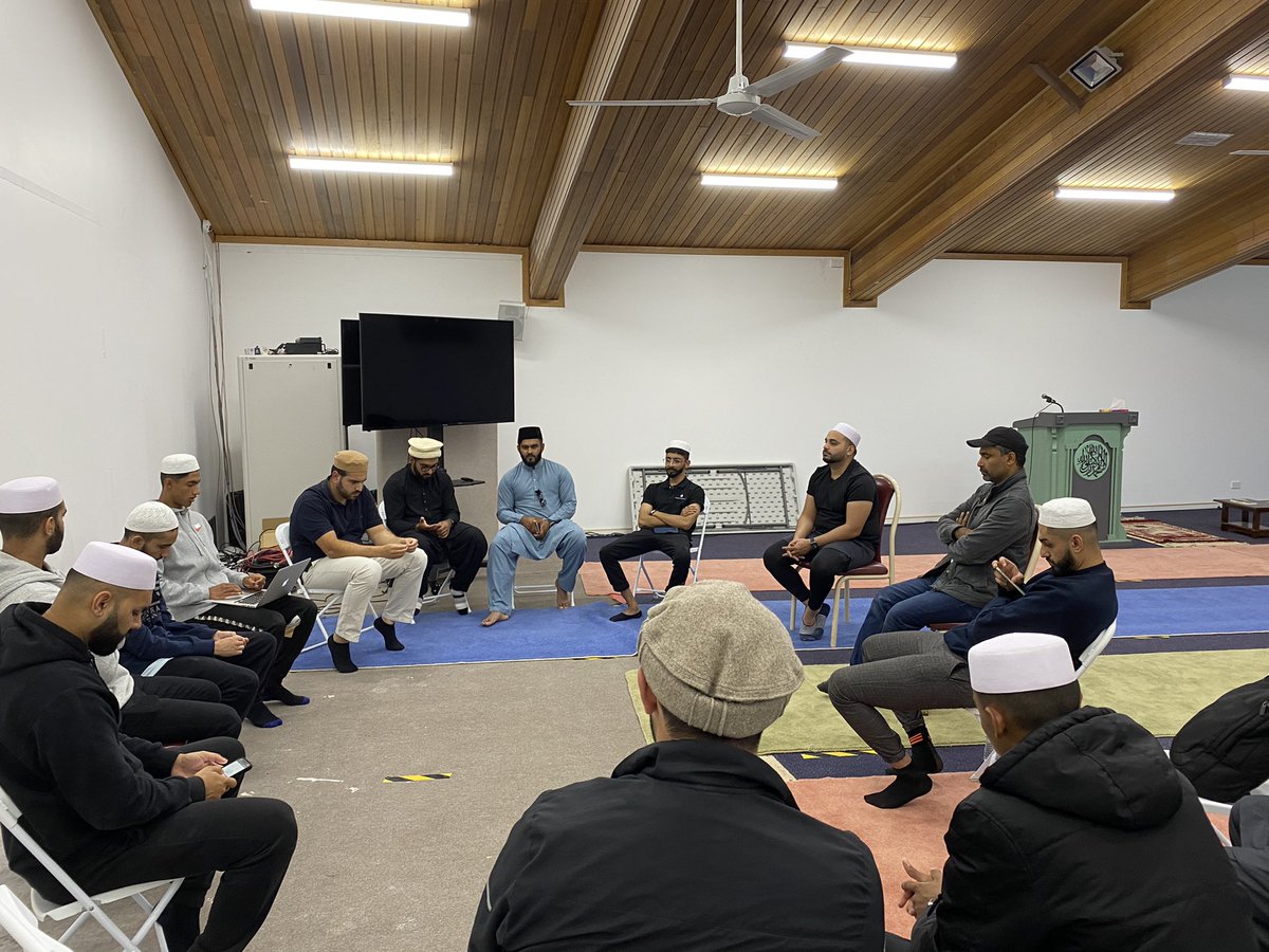 MKA_adlsouth's tweet photo. Alhamdulillah,
#MKAADLSOUTH held another successful Amila Meeting where various issues and progress of all departments were discussed and future improvements for the year.

#LoveForAllHatredForNone https://t.co/CKiQwknUbh