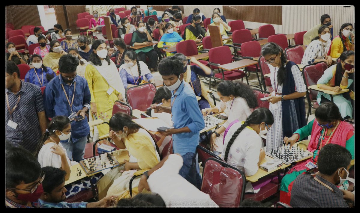 acm_vrsec's tweet image. #ACMindia 
#ACM
#VRSEC
_AGON_EVENT
_BLITZ CHESS_
_BLIND FOLD_
_Students commitment, intelligence and focused mind_
_Thanks for participating in this event and makeing this event successful