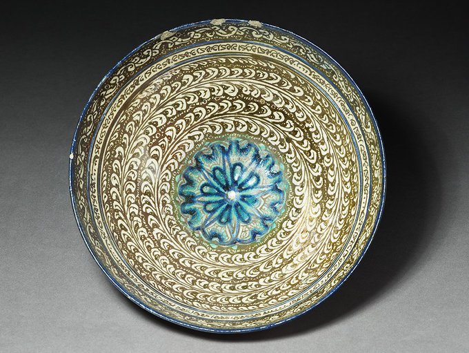 As long as the  #Superbowl   is happening, we WILL use it as an opportunity to share some of our favourite 'super bowls' with you. Here are a few for you to feast your eyes on These bowls are from 11th-14th century Iran  #SuperBowl2021