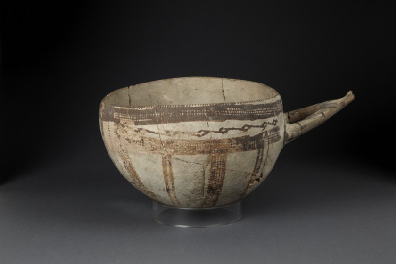 What’s that? You want to see a really old  #superbowl  ? We can help with that.This white slip bowl is from Bronze-age Cyprus, and is almost 3,000 years old...
