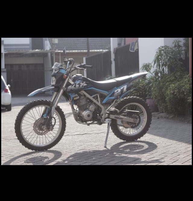 Bangun2 pengen beli makan ehh tau2 motor sdh hilang 🙃