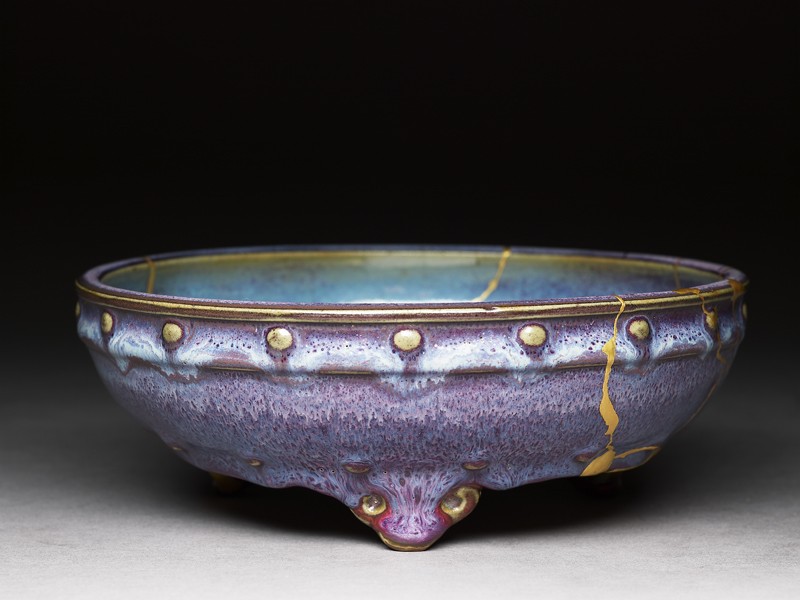 A colourful  #superbowl  ? No problem.This striking bulb bowl with purple and blue glazes comes from Song Dynasty China (AD960–1279). It was made in Jun kilns, one of the Five Great Kilns of the dynasty.