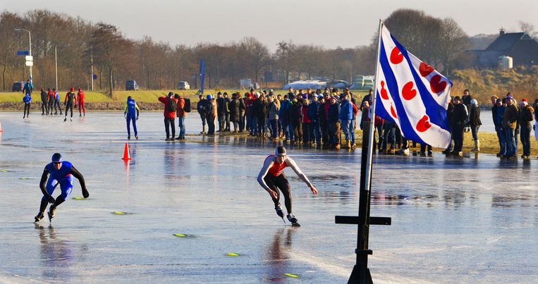 The tour was held 15 times so far, the last time in 1997 and takes the participants to the eleven places in Friesland that once obtained city rights. These are Leeuwarden, Sneek, IJlst, Sloten, Stavoren, Hindeloopen, Workum, Bolsward, Harlingen, Franeker and Dokkum (3) 