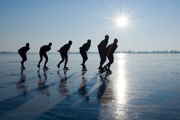Legends were born, reputations were broken. Skaters with frozen beards, fingers and toes. Crying winners and losers, the Elfstedentocht has it all. And it will continue to freeze considerably for the next days .... Thank you for reading, liking and retweeting this thread (7) 
