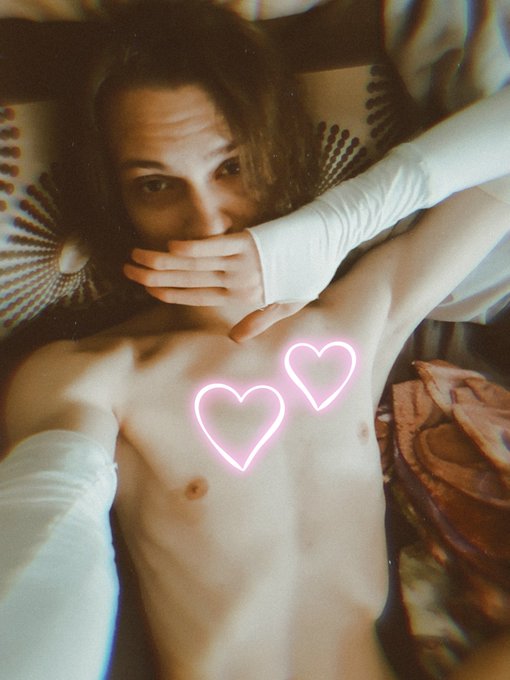 It's such a beautiful day??
#femboy #gay #twink #nsfw #tg #cd #ladyboy #cuteboy #lewd #trans #cute #sissy