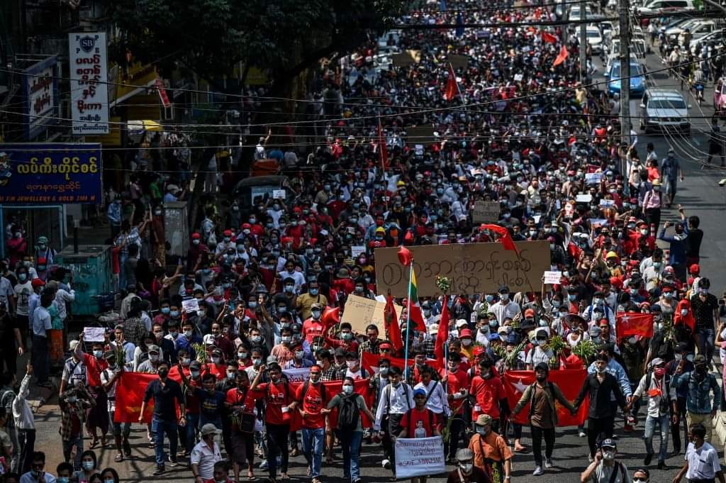 Dear International Communities!All my families from Myanmar are detained in the dark today. All internet connections had been cut off. Please voice out to stop these inhumane action.

#FightForDemocracy
#JusticeForMyanmar