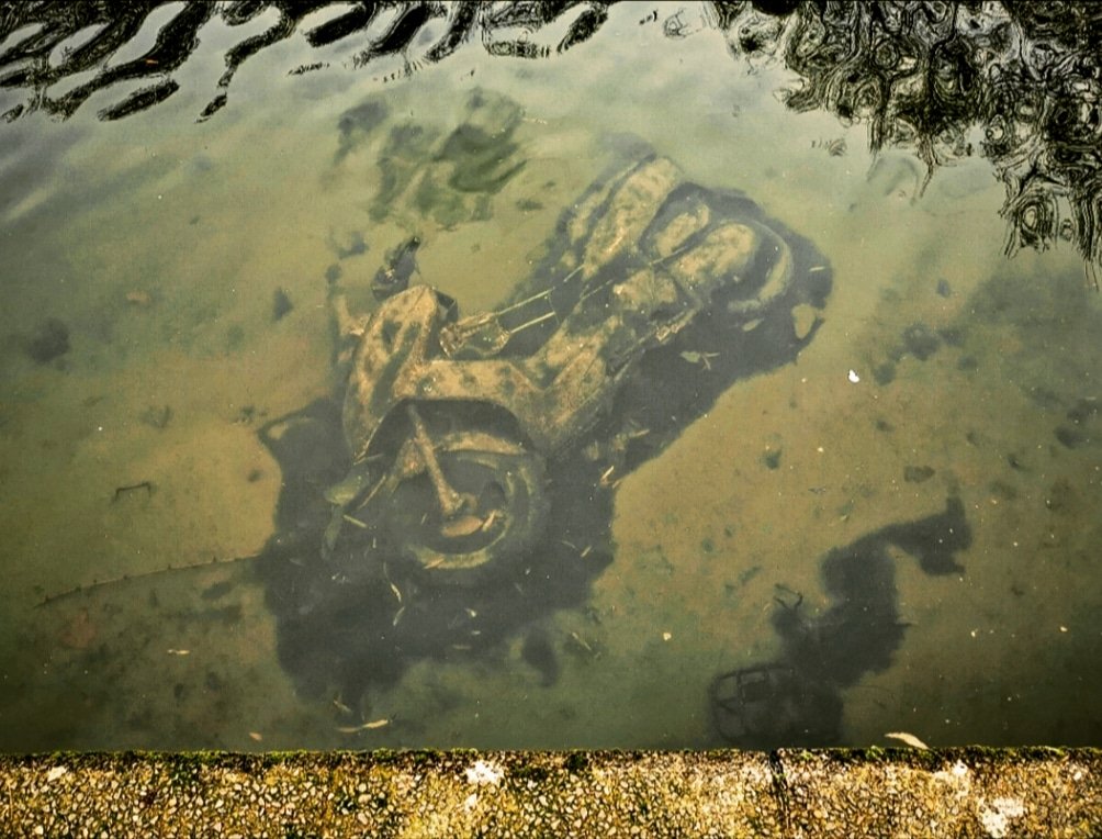 From new film #EATITQUICKLY #IndependentFilm #eastend #canal #crash