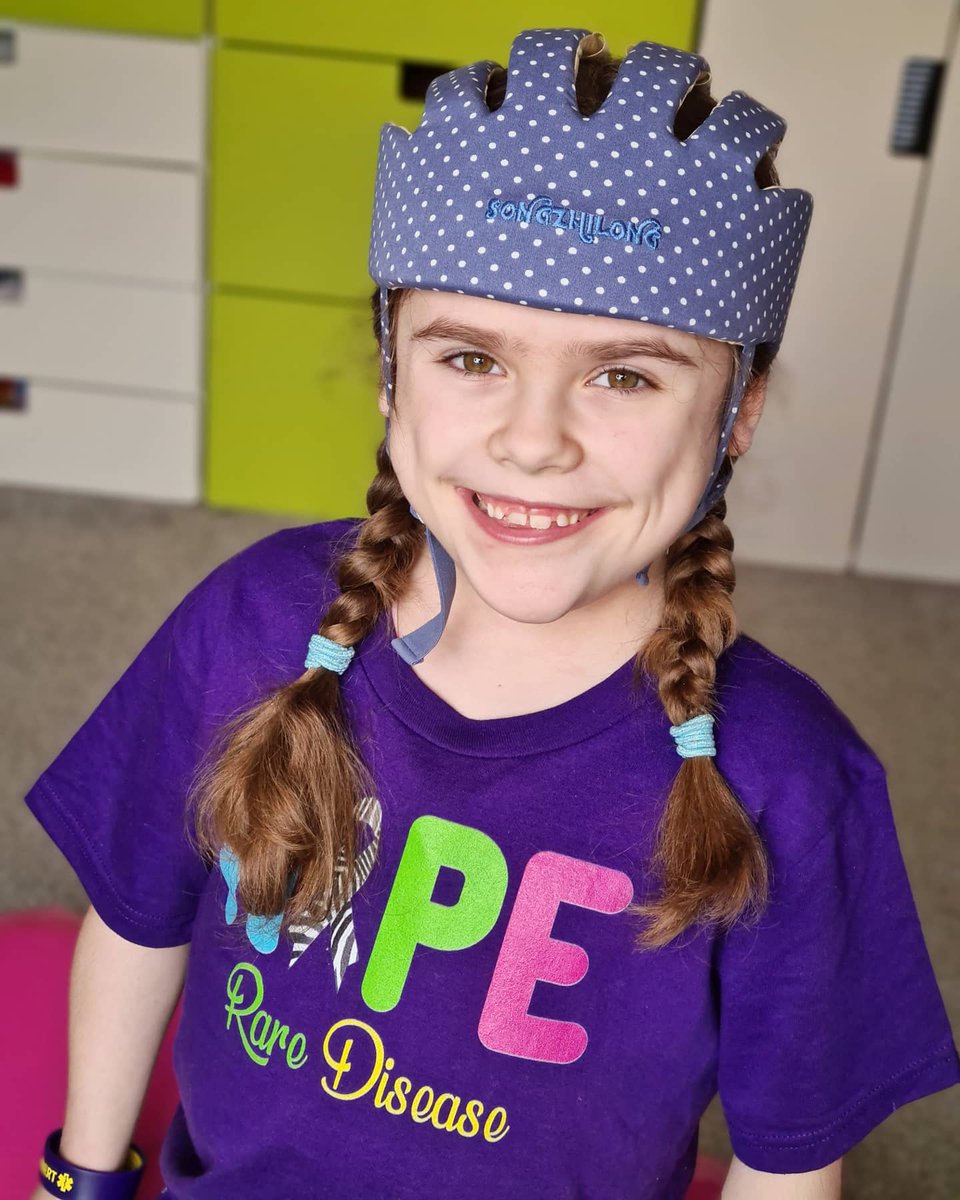 Cure4Carmela's tweet photo. Carmela has had a tough week with daily tears, muscle pain, joint discomfort and extreme fatigue. Yet you'll all just see her inner strength through her gorgeous smile.
#progressivecondition #lmnacmd #brave @RareDiseases @rarediseaseday @rarediseaseuk #childofcourage #courage https://t.co/EjPBcbb55A