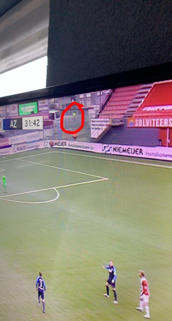 Echte fans zijn er gewoon bij <a href="/FC_Emmen/">FC Emmen</a> , weer of geen weer.
😂😂😂😂