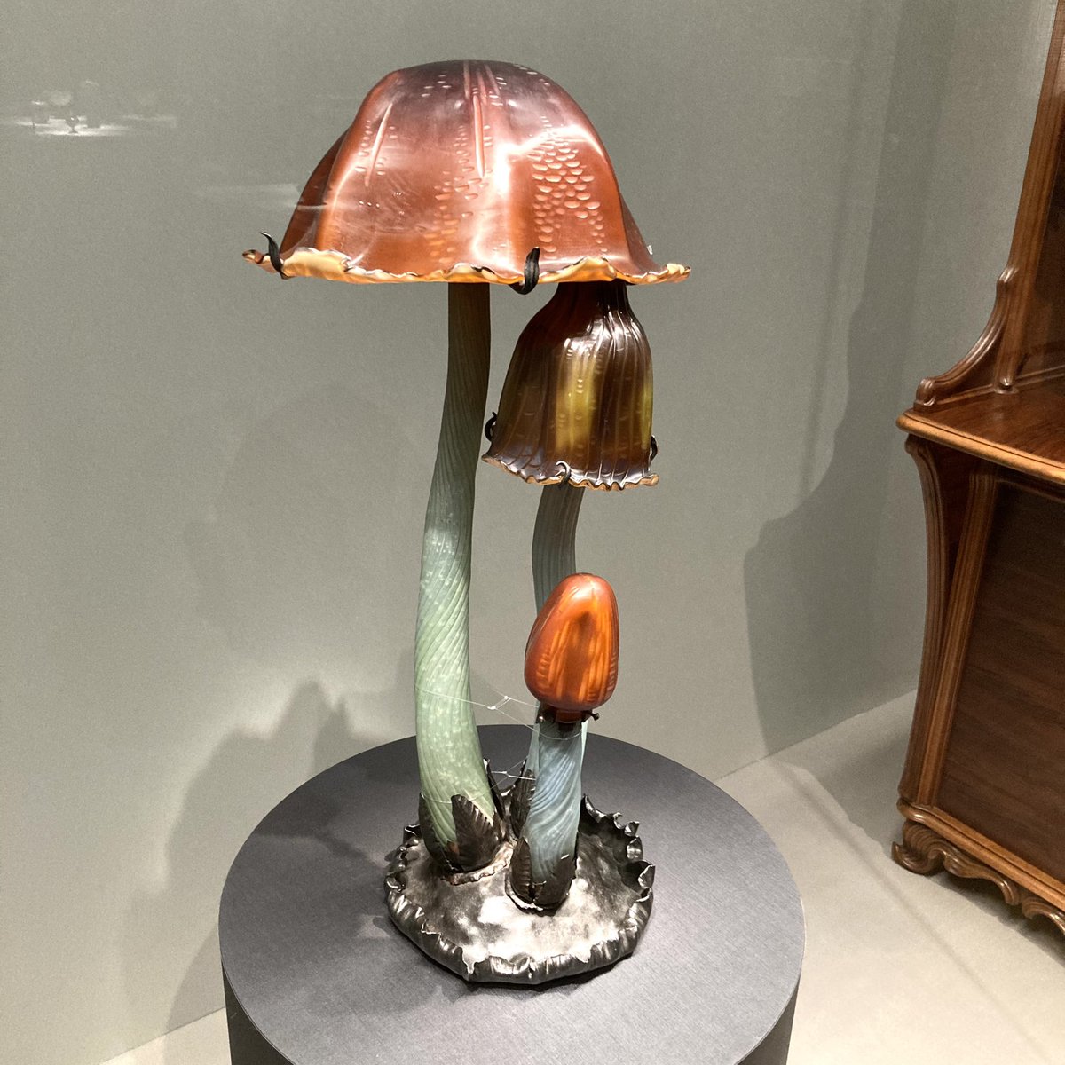 תג エミール ガレ בטוויטר