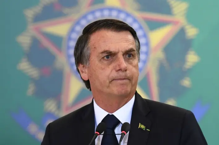 Estadao's tweet photo. EDITORIAL: A má conduta de Bolsonaro é amplamente documentada. Não é exagero considerar que várias de suas ações podem constituir crime de responsabilidade
https://t.co/BqoKvNBt18 https://t.co/tczP2x8TjY
