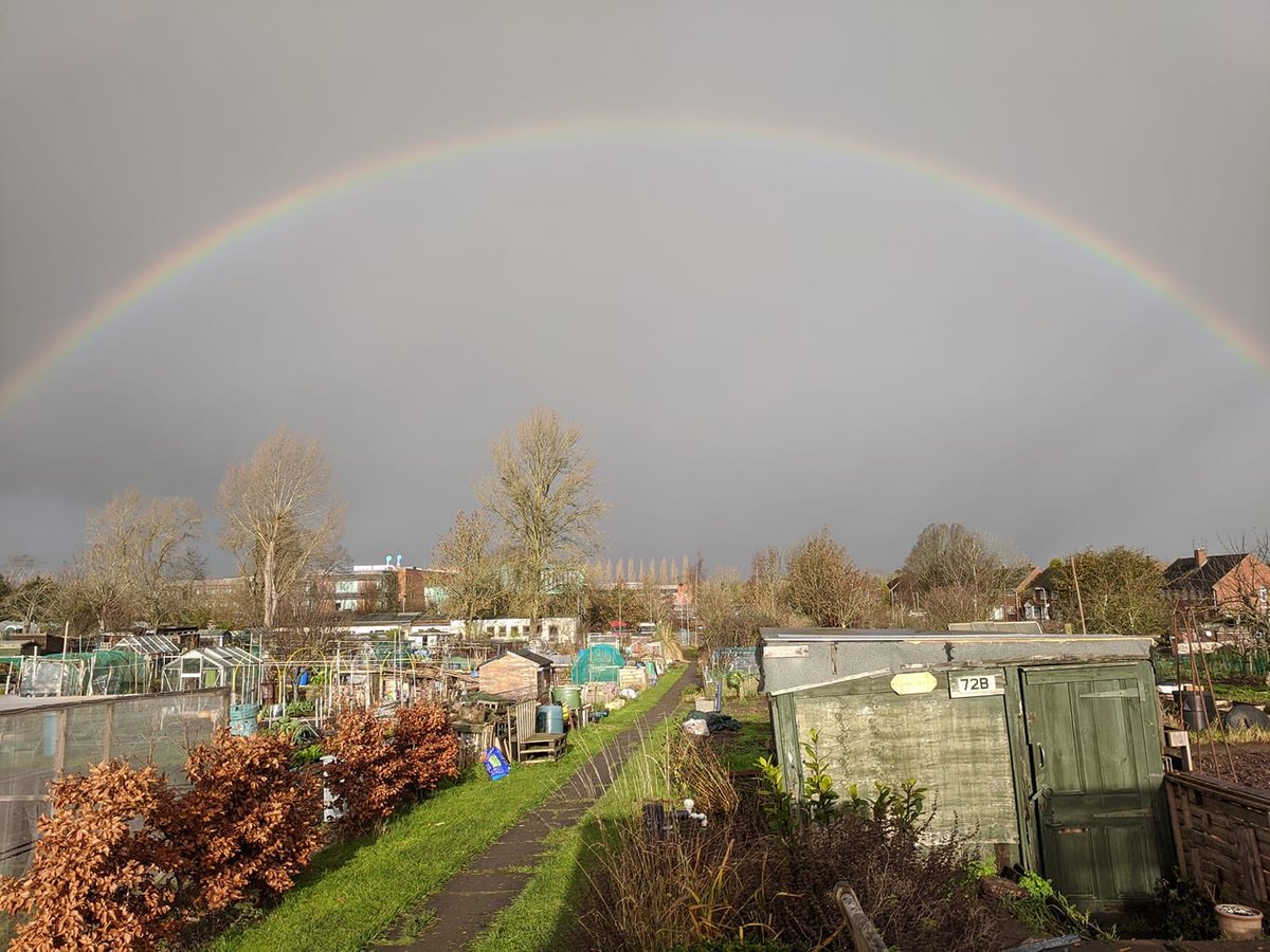 BoundaryWay's tweet image. Starting tomorrow, we’re hosting 2 online sessions with Clare Wassermann @MeditationandA1 Clare invites you to a session of gentle movement, mindfulness and meditation -  learn techniques to beat the blues, bring in the light &amp;amp; calm the mind - book here brownpapertickets.com/event/5034956