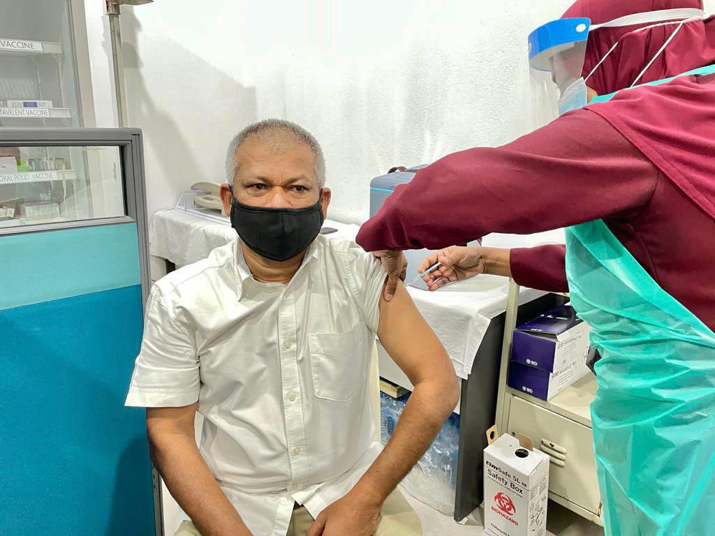 Today, we are happy to announce the commencement of  #COVID19 vaccination initiative for tourism sector employees of Maafushi Island.
#covid19dhifaau #AaUmmeedh