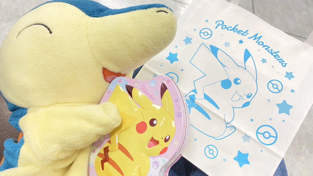 ヒノッチ ポケモンのホワイトデー新商品発売 とってもフェアリー かわいい なんと今年は特製包装袋まで付いてきたよ サイズは一種類 裏表でピカのポーズが違います イオンです 現場からは以上でした