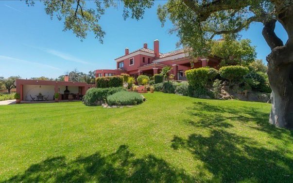 MarbellaInter's tweet photo. Top quality luxury villa for sale in La Mairena, an area of outstanding natural beauty, amazing panoramic views, 15 minutes from Elviria Marbella East &amp; beaches
https://t.co/TEWHVFCog5
#luxuryrealestate #costadelsol #realestate #intermarbella #marbellaproperty #lamairenaproperty https://t.co/TWoWNFhfbY