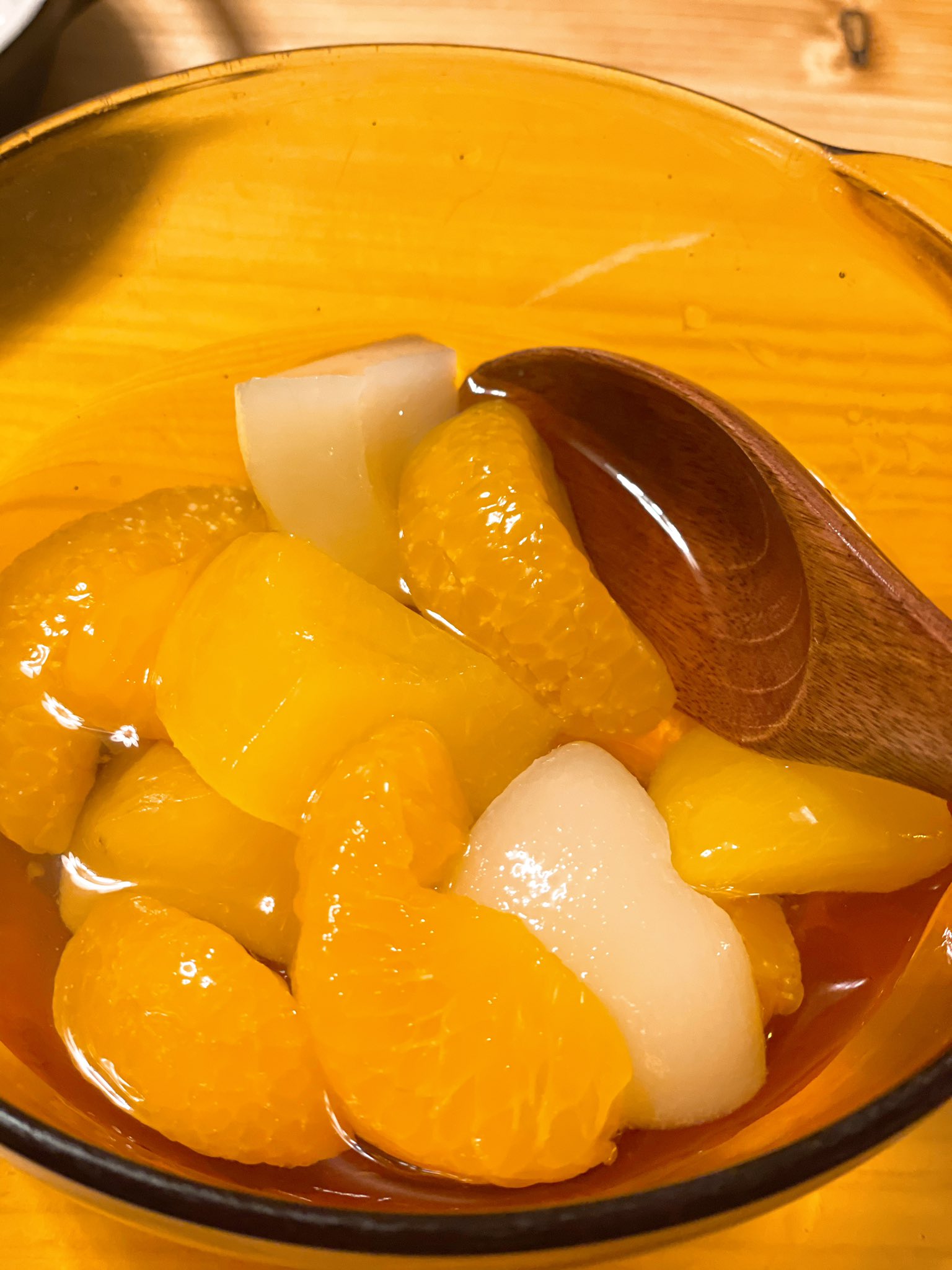 まさみちゃんねる こんばんは 今日のお夕飯は モスチキン ごまどれサラダ 三ツ矢サイダーのフルーツ ポンチ メントスグレープ味 三ツ矢サイダーにメントスを 入れると凄い迫力でシュワシュワ 艸 面白いw おうちごはん 夕飯 献立