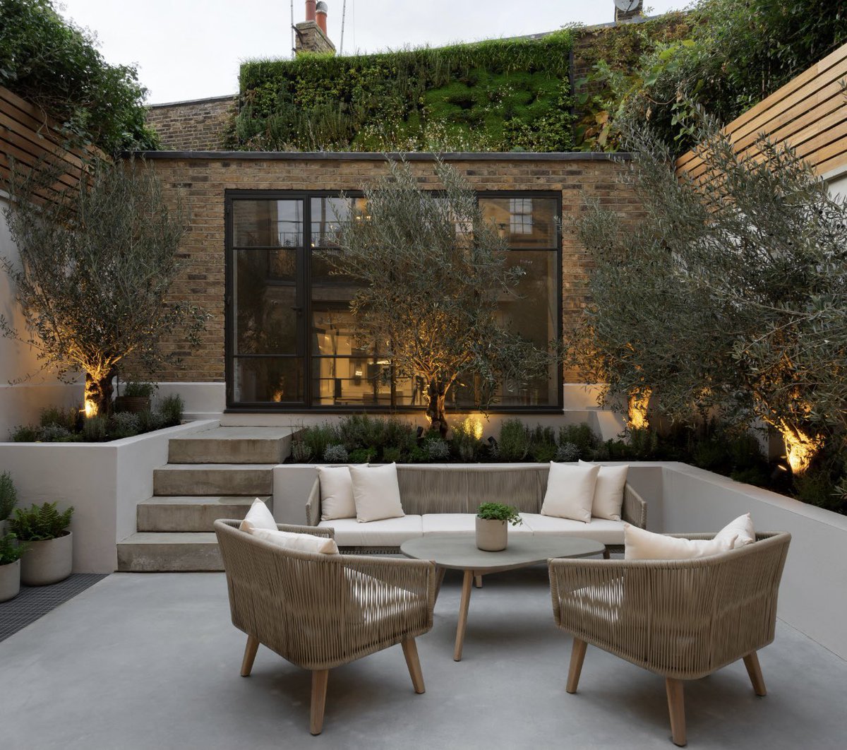 A Stylish and Luxurious home 😍
(South Kensington, London)