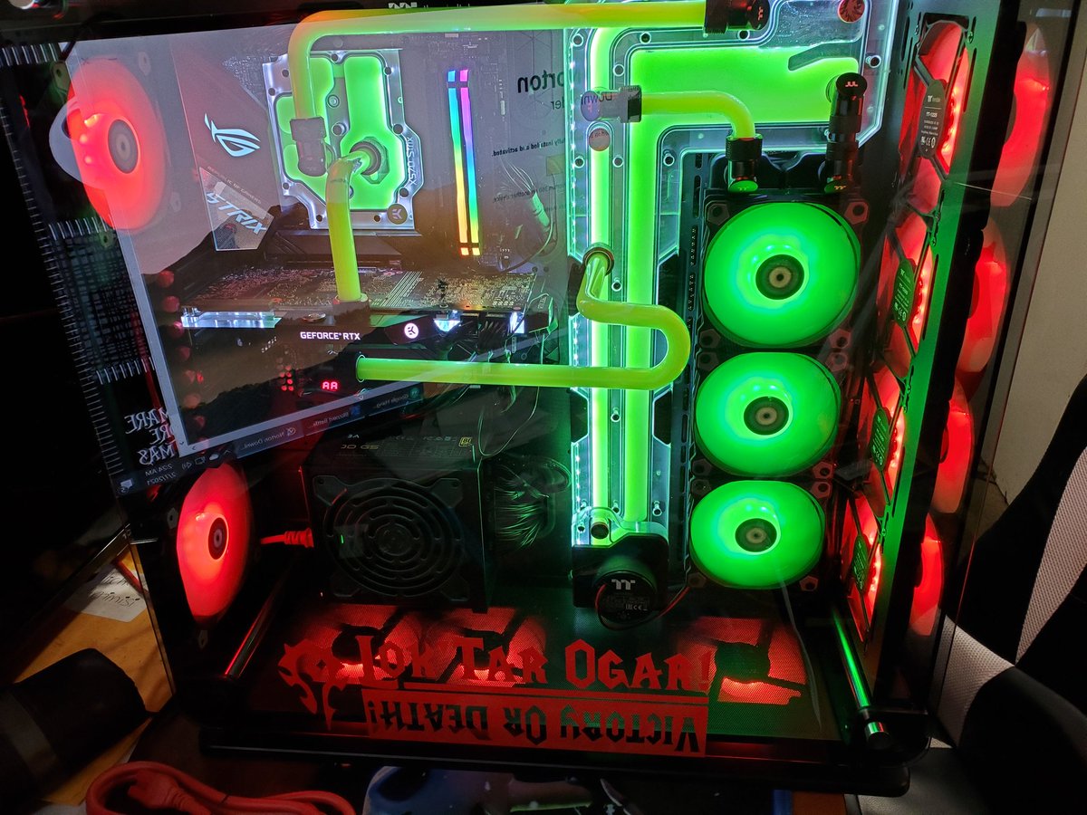 MacSancho1's tweet image. Warcraft themed system up and running. Found 2 dead case fans and I need to add a few more pieces to it.  But wanted to share my custom build.  #customgamingrig #worldofwarcraft #forthehorde