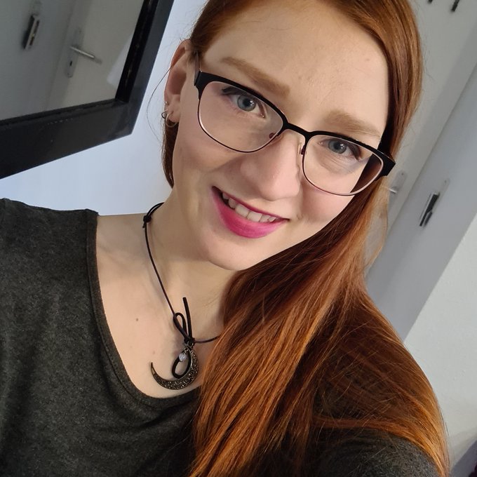 Auch wenn manchmal alles schiefl&auml;uft muss man dr&uuml;ber lachen k&ouml;nnen ❤️ Was ist bei euch schon so schief<a href="/tag/smile"class="tags"><span>#smile</span></a><a href="/tag/girl"class="tags"><span>#girl</span></a><a href="/tag/happy"class="tags"><span>#happy</span></a><a href="/tag/laugh"class="tags"><span>#laugh</span></a><a href="/tag/redhead"class="tags"><span>#redhead</span></a><a href="/tag/positivevibes"class="tags"><span>#positivevibes</span></a>