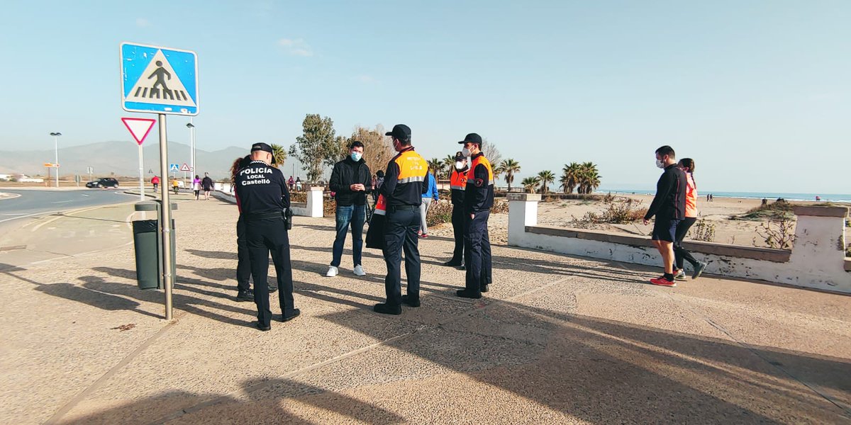 AreaSeguridadCS's tweet photo. Un altre #Diumenge més, continuem controlant el tancament perimetral en entrades i eixides.
Us animem a continuar gaudint del diumenge amb precaució i responsabilitat.
Gràcies a tots els companys pel seu treball i professionalitat #PlocalCS #AmuCS #PcivilCS
#FelizDiumenge https://t.co/WKuAvfx2yV