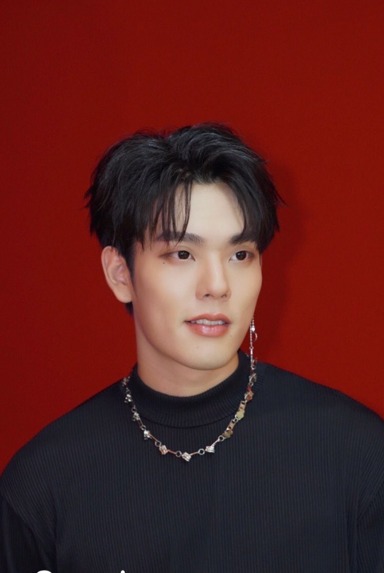 MokimokiNn's tweet image. งานวันนี้กับความหล่อของทั้งคู่ต้องปังขนาดไหนถามใจดู สู้ๆนะค้าบบบ💜✌🏻

#YSLBEAUTYRECORDSxDaKimCop