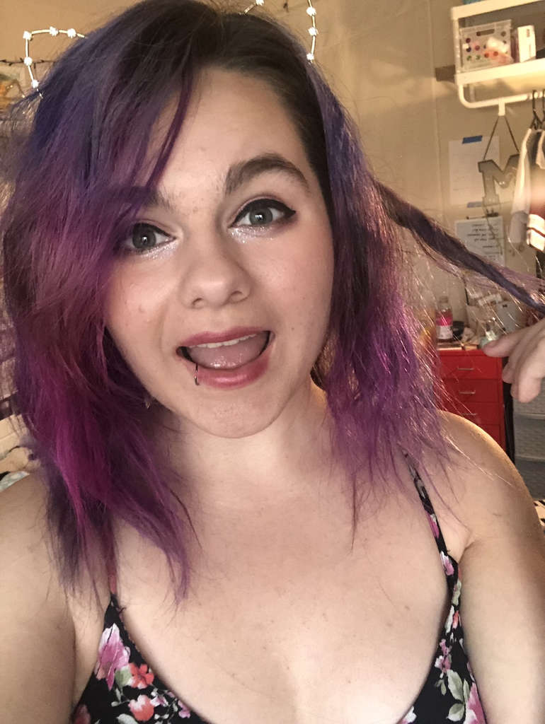 KellyCa94517571's tweet photo. Lighten up, just enjoy life. Smile more, laugh more, and don’t get so worked up about things. 🌭 🔔 #BoobspOrn https://t.co/7IXOrnDnyU