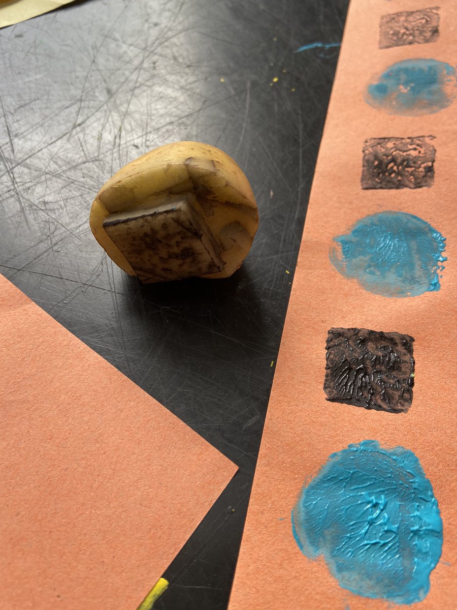 MrsLSTaylor's tweet image. Loved this printing activity! Soo much Maths! #countingandcardinality #pattern #shape #composition #comparison Experimenting with subitising. How different they look closer/further apart. More/less/equal. How do you see 6? 3+3? 3+1+1+1? 3+2+1? @Nurserystbede