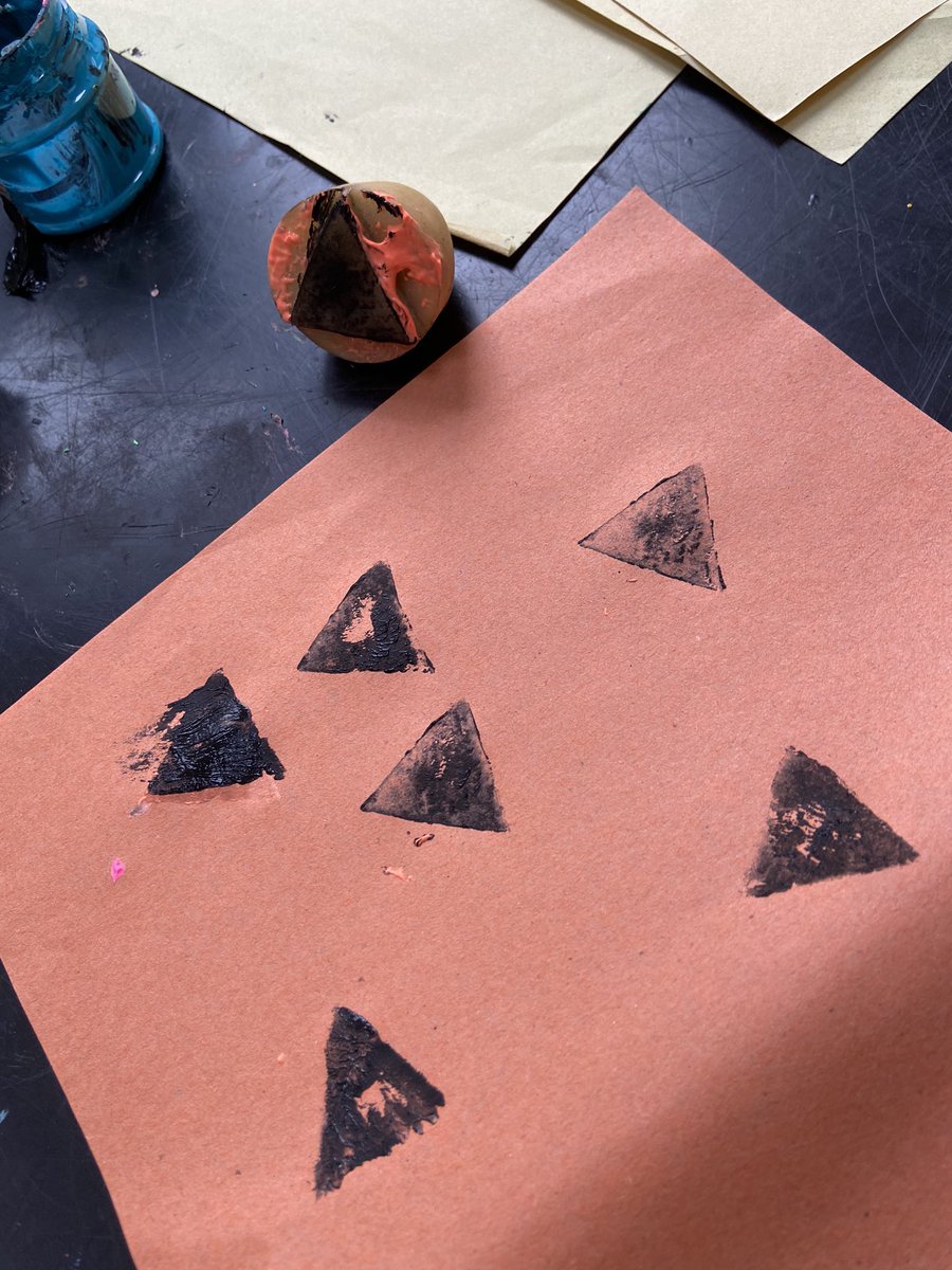 MrsLSTaylor's tweet image. Loved this printing activity! Soo much Maths! #countingandcardinality #pattern #shape #composition #comparison Experimenting with subitising. How different they look closer/further apart. More/less/equal. How do you see 6? 3+3? 3+1+1+1? 3+2+1? @Nurserystbede