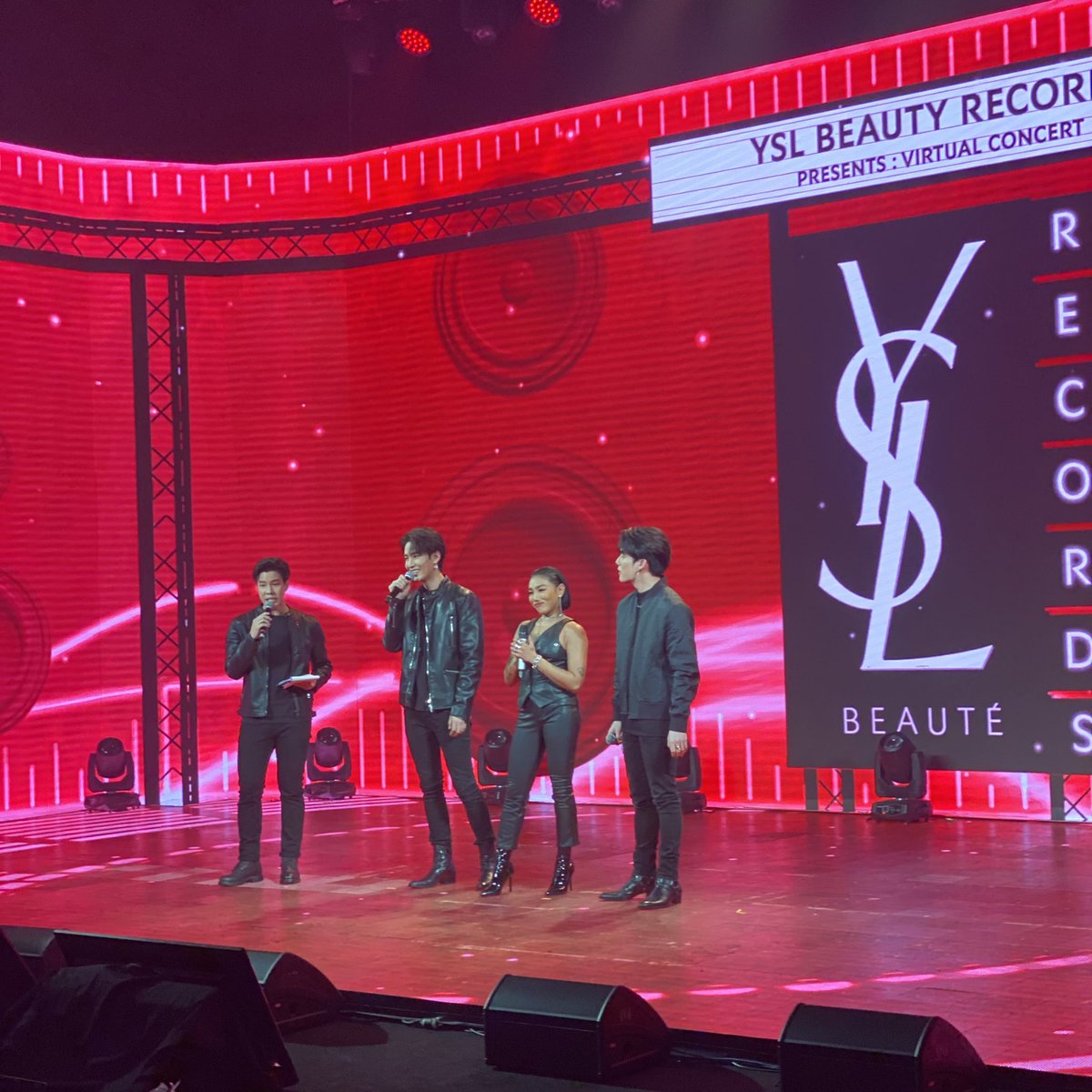 starhunter_ent's tweet image. เปิดตอนนี้เลยค่า ✨

👉🏻 fb.watch/3vzoUuNGwz/

#YSLBEAUTYRECORDSxDaKimCop