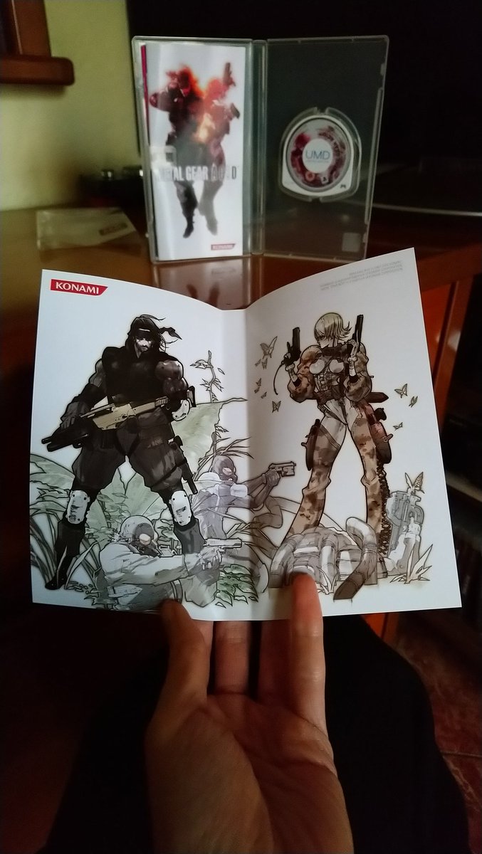 ItalianJoe83's tweet photo. @flyingfox1984 @HEITAIs @BadHumans @dra9onsMGS @Kojima_Hideo @HIDEO_KOJIMA_EN @platinumgames The #Pal version #Reversible #Cover on #PSP #PlayStationPortable for
#MetalGearAcid
#MetalGearAcid2
#MetalGearSolidPortableOps
#MetalGearSolidPortableOpsPlus https://t.co/XHWNvbJhU3