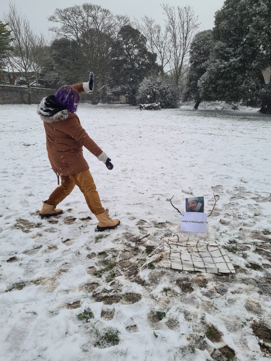 Hatterpillar_'s tweet photo. I BUILT A TINY SNOWMAN
#snowday #myfirstsnow #snowman #TwitchStreamers #SupportSmallStreamers #content https://t.co/0Ka9yi5TX6