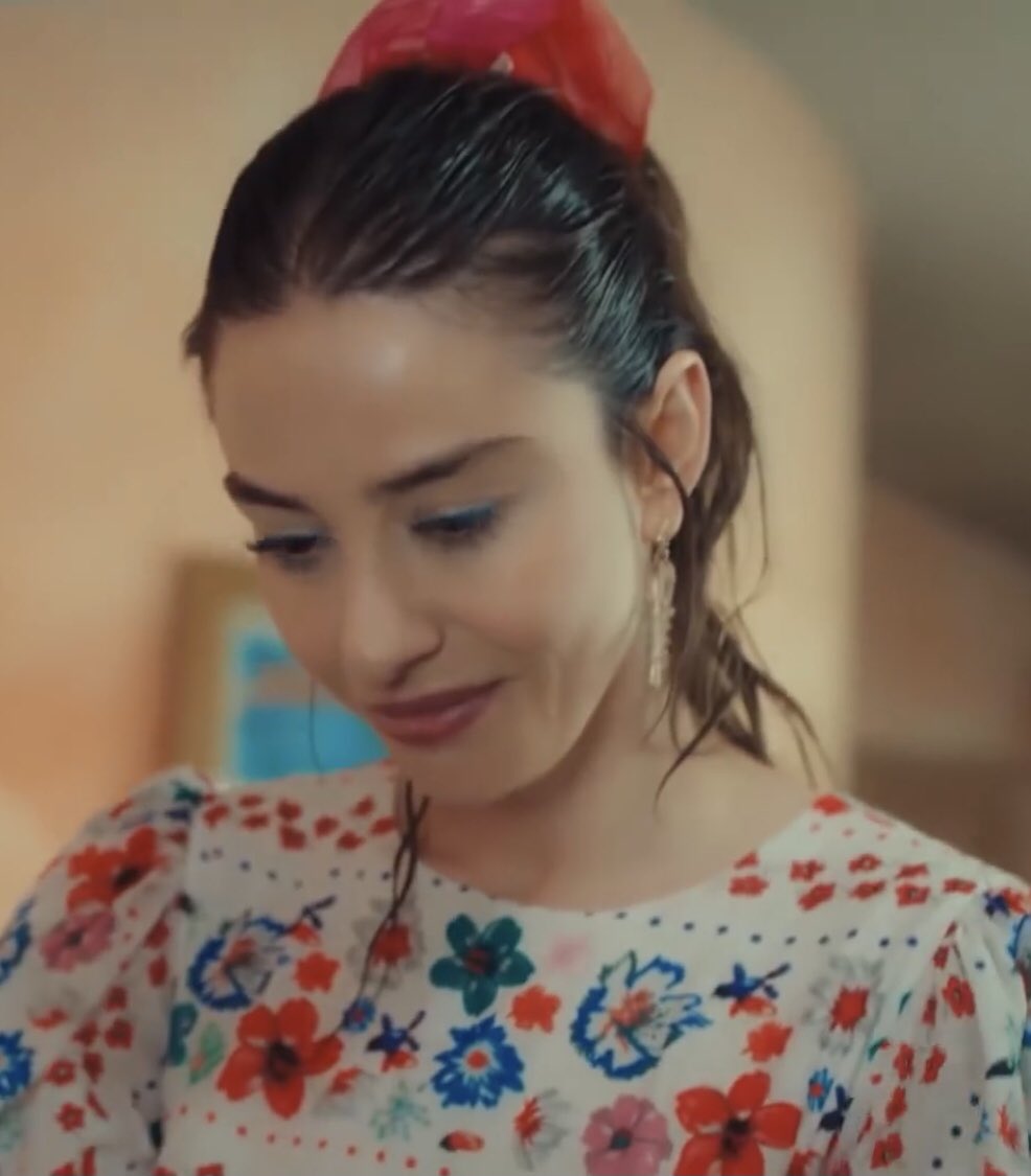 care x ezgi ( #BayYanlış)starting it off with an obvious one; i bought this set (top and skirt) after seeing ezgi slaying in it 