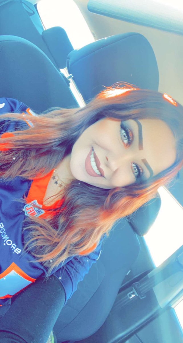 noelthetempress's tweet photo. https://t.co/OS73snrEss

Still reppin my boys 😎😏💙🧡

But go chiefs!!! 😋🔥 https://t.co/SiwhKpCXCH