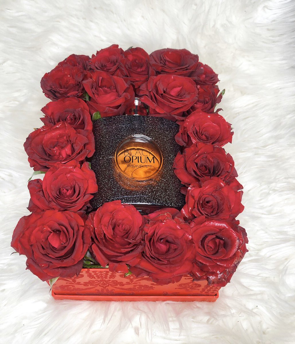TheBnRBotswana's tweet photo. Our Floral Fragrance Boxes start from P480(before adding the fragrance)
Final quote depends on the fragrance selected.
This order request was for the warm, sultry YSL Black Opium surrounded by a bed of red roses.
Up your gifting game with The BnR.
#ntshalamoragobw #girltalkbw https://t.co/lV9U31J6g0