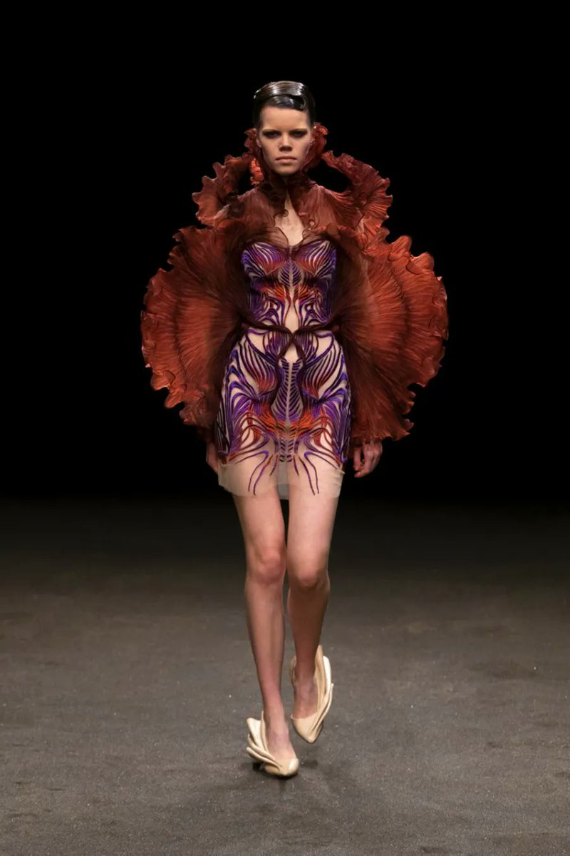 _nlftextiles's tweet photo. Iris Van Herpen Spring 2021 Collection😍 https://t.co/l9bnISwVxh