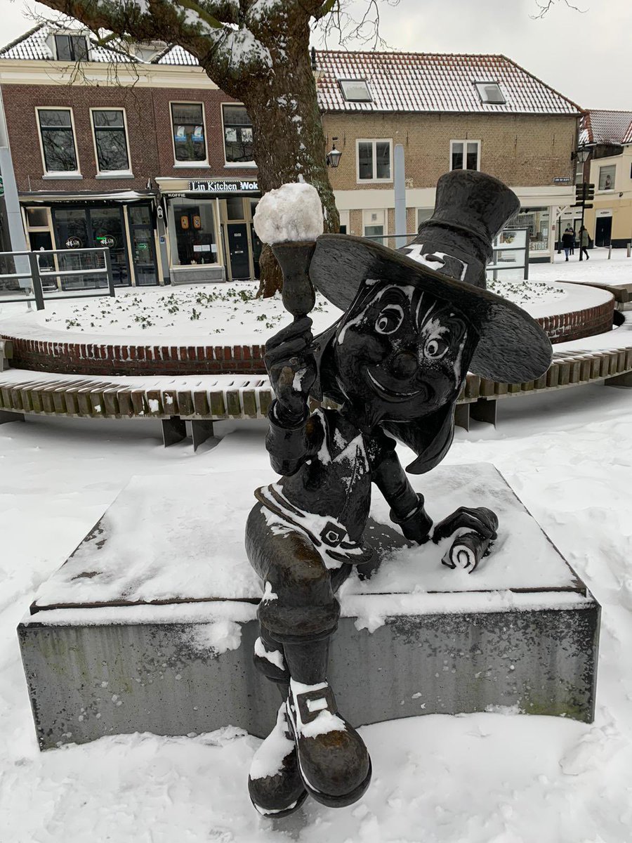 Wat een topdag mensen, het was fijn om velen van jullie weer langs te zien schuifelen! ⛄️
Proost vanaf het #LandvanBelofte in #Schiedam

(Gaat ‘t een beetje zo in de kou, lieve <a href="/VrouweAleida/">Vrouwe Aleida</a>? De nachten zijn heftig hè?)