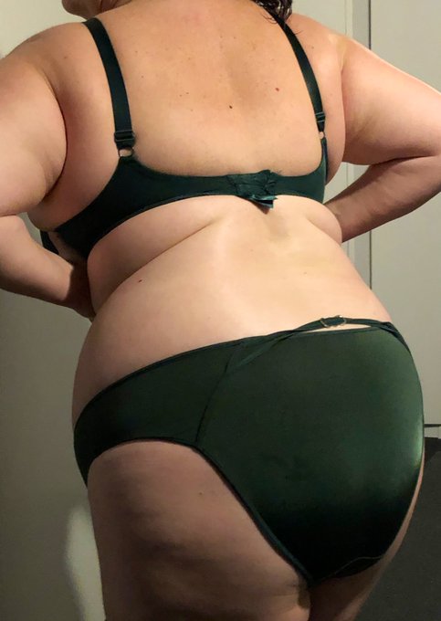 A little weekend fun its cold outside but hot indoors 😘 #bbw #milf #hotwife #hugeboobs #butt please follow<a href="/tag/butt"class="tags"><span>#butt</span></a><a href="/tag/bbw"class="tags"><span>#bbw</span></a><a href="/tag/milf"class="tags"><span>#milf</span></a><a href="/tag/hotwife"class="tags"><span>#hotwife</span></a><a href="/tag/hugeboobs"class="tags"><span>#hugeboobs</span></a>