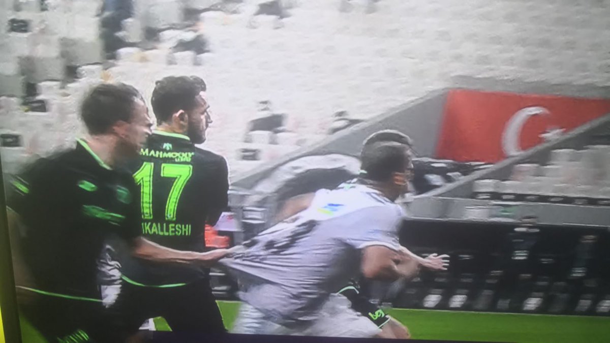 Verilmeyen PENALTI, verilmeyen ELLER KOLLAR...  Dizayn edilen lig. VARınızın da, yoğunuzun da!!! <a href="/TFF_Org/">TFF</a>