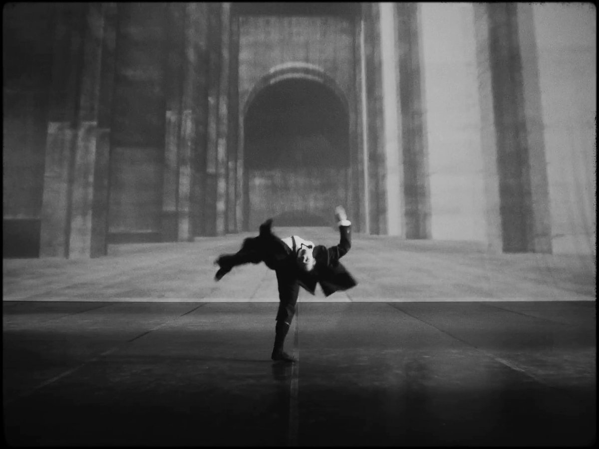 blinkinLAB's tweet image. blinkinLAB provided visuals for the  @ENBallet Digital Season Jolly Folly production. 
ondemand.ballet.org.uk/production/jol…
We created all of the animations that are projected behind the dancers during Act 3. #madewithnotch