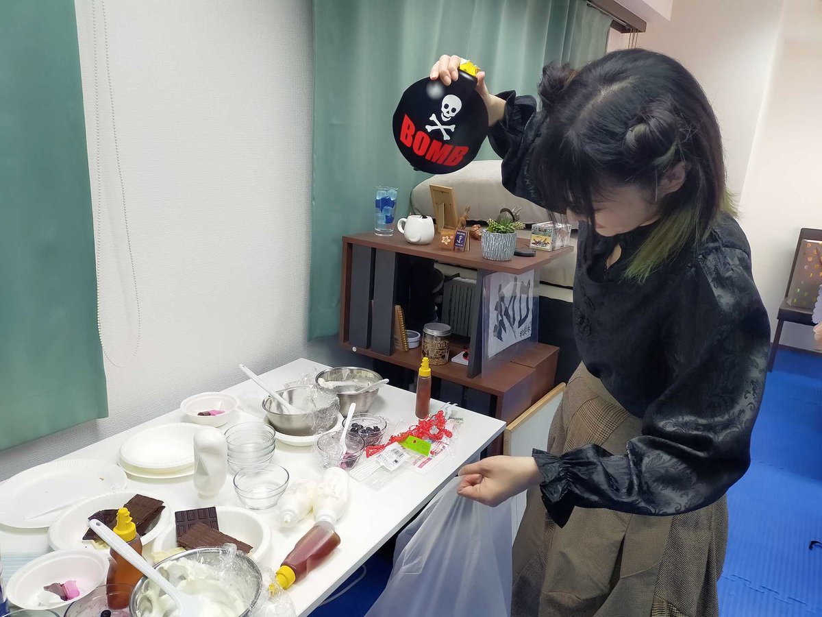 PLATTO_jp's tweet image. 罰ゲームは…
ねこ！ということで、
#金子有希 さんの掃除している姿をパシャリ📸
お三方ともお誕生日おめでとうございます！

#まんなかハピバ #PLATTO