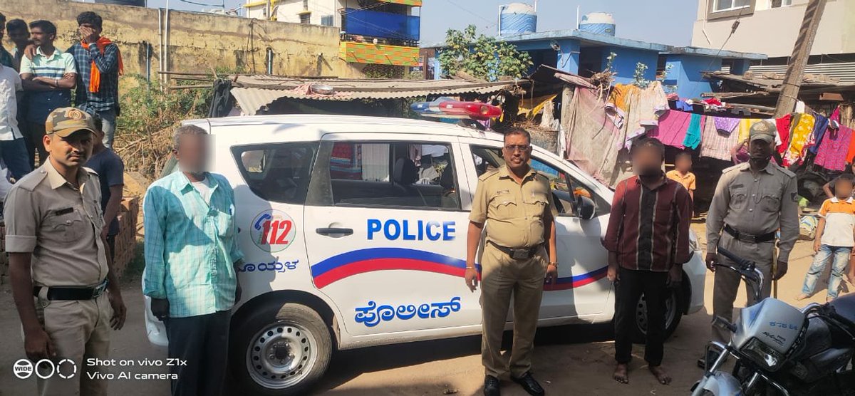 112belagavi's tweet photo. ಕೇ.ನಂ.33294  ಇಂದು ಸಮಯ 1444 ಗಂಟೆಗೆ ಗೋಕಾಕ್ ಟೌನ್ ಮಾರುತಿ ನಗರದಿಂದ ಕೌಟುಂಬಿಕ ಕಲಹದ ಬಗ್ಗೆ 112 ಗೆ ಕರೆ ಬಂದಿದ್ದು ಕೂಡಲೇ ERVರವರು ಸ್ಥಳಕ್ಕೆ ಆಗಮಿಸಿ ಸೂಕ್ತ ತಿಳುವಳಿಕೆಯನ್ನು ನೀಡಿ ಸಮಸ್ಯೆಯನ್ನು ಬಗೆಹರಿಸಿದರು @112Karnataka @DgpKarnataka @SPBelagavi https://t.co/ngTj3OnQVx