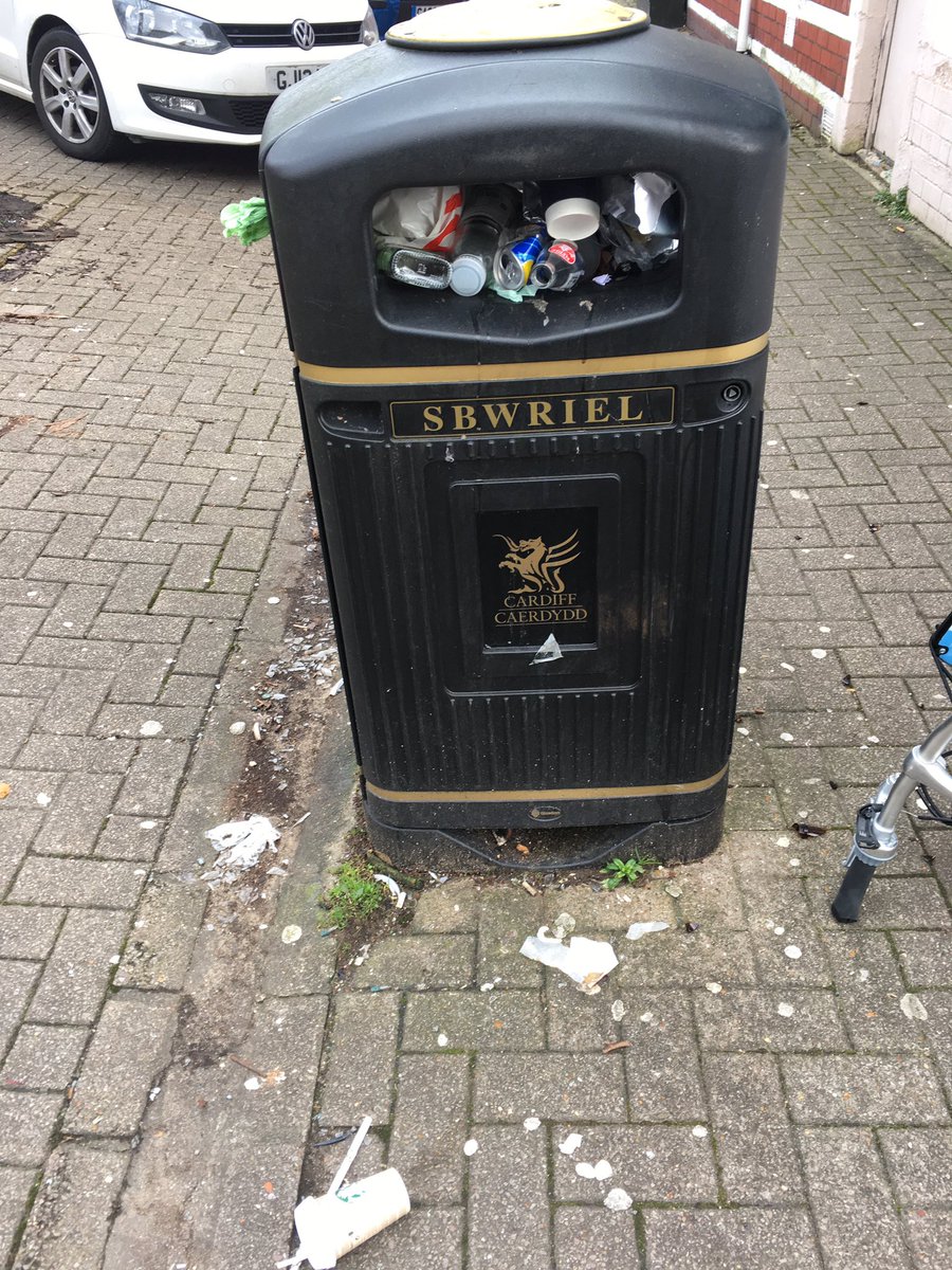 Bettywynn's tweet photo. @cardiffcouncil @Keep_Wales_Tidy I’d like to say this is rare and unusual, but it’s not. Walk out to this most days. Why do people think it’s ok to drop their crap anywhere they choose!Bins are also  always overflowing even if people were moved to use them #thoughtfulNOT https://t.co/ODd78AcOhp