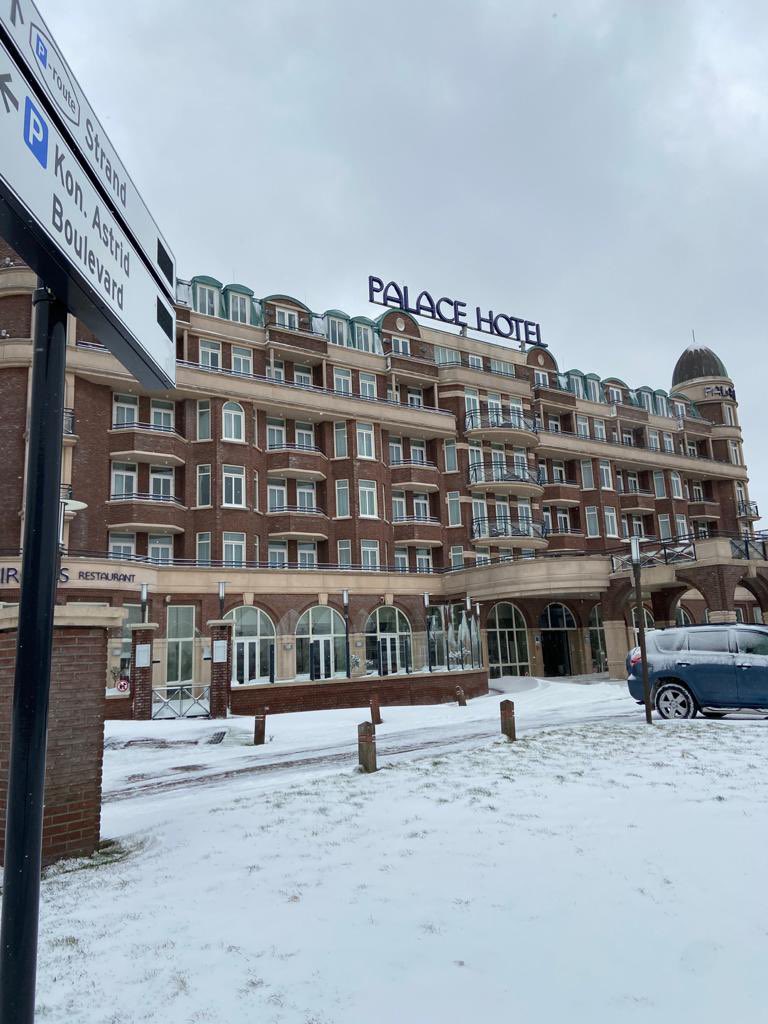 Let it snow, let it snow, let it snow!! ❄️ ⛄️ Winterpret in Noordwijk!!
#winterwonderland #wintersnoordwijk #palacehotel #palacehotelnoordwijk #noordwijk #visitnoordwijkholland #sneeuwpret #hotel