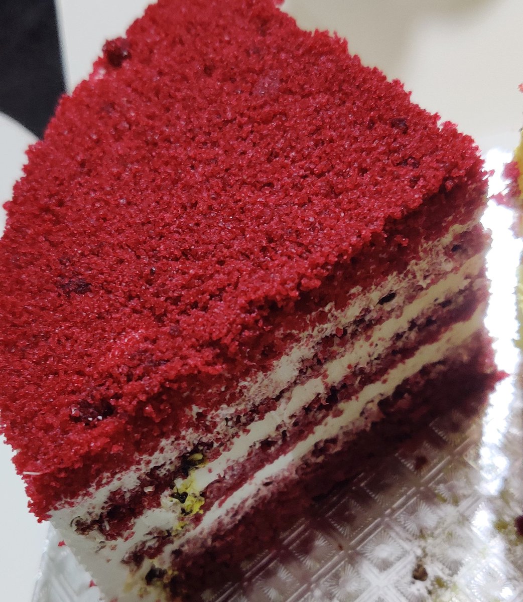 CookiteasyRecip's tweet photo. Red velvet pastry 😋
#Redvelvetcake #cake #redvelvetpastry #pastry #delicious #foodie https://t.co/sTk1pUMW9k