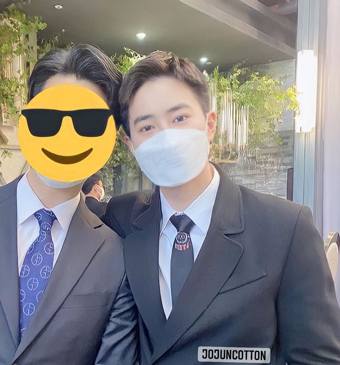 suhostream's tweet photo. [🐠] SILÊNCIO! as adms foram com deus após essa atualização do nosso #SUHO! 😭😭

Comemorem a atualização recente do nosso reizinho ajudando à bater a meta de 1 BILHÃO DE CORAÇÕES no VLive! 😉

#SUHO #김준면 #EXO
@weareoneEXO

🖇
https://t.co/UAvWTV5b9n https://t.co/s4S0sRFbvB