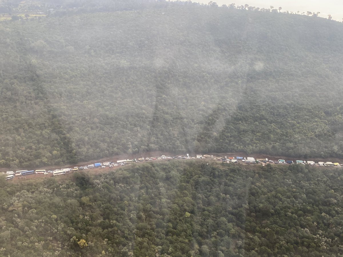 RobertAlai's tweet photo. Seen the jam in Mai Mahiu from up. I pray that you guys get some help. Flew over the mess and see. People out of buses. 

Crazy!!! https://t.co/Lnc7AI6WLs