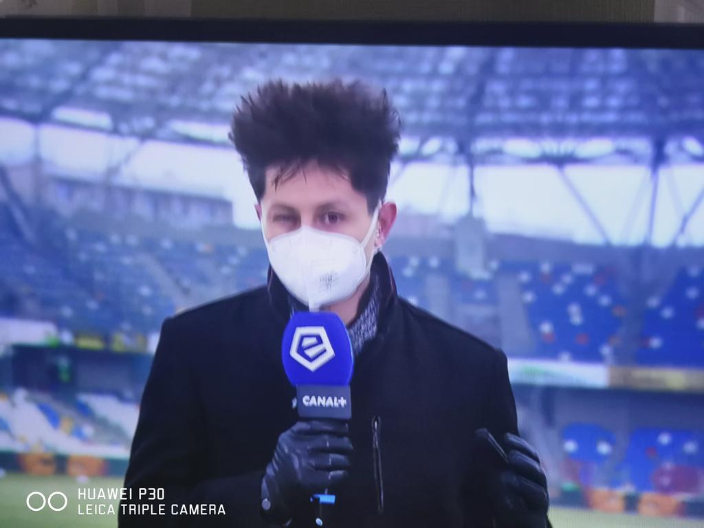 arekmartini's tweet photo. @CANALPLUS_SPORT fryzjer potrzebny na już https://t.co/wiMknVTKMv
