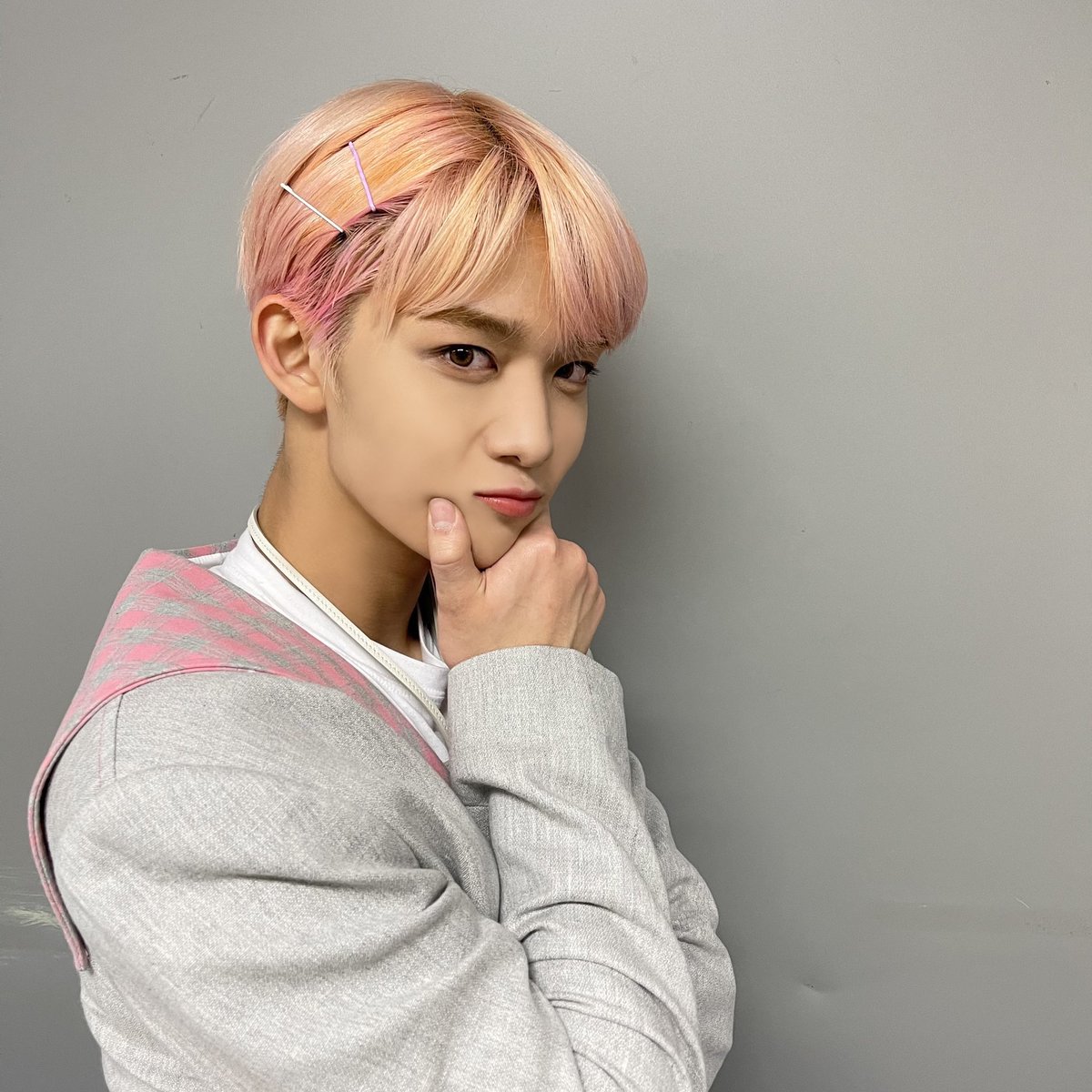 baejinthoughts's tweet image. HELLO